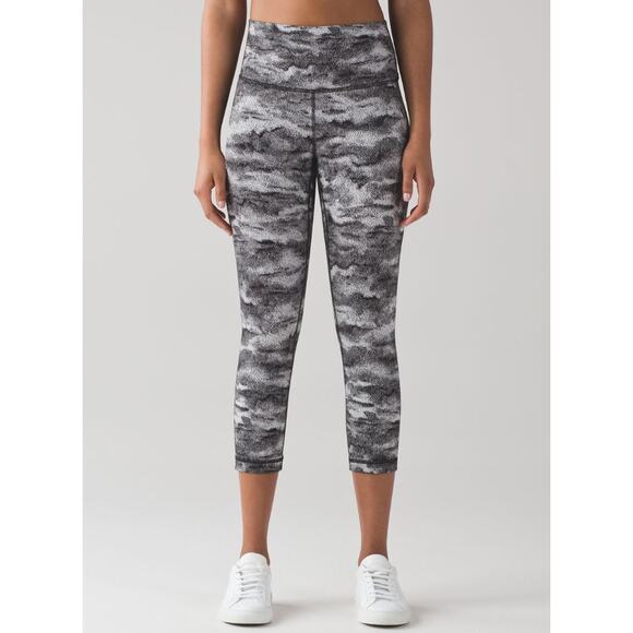 Lululemon Wunder Under High Rise Luon Hazy Days Black White 4 Gym Travel Workout - Picture 3 of 9